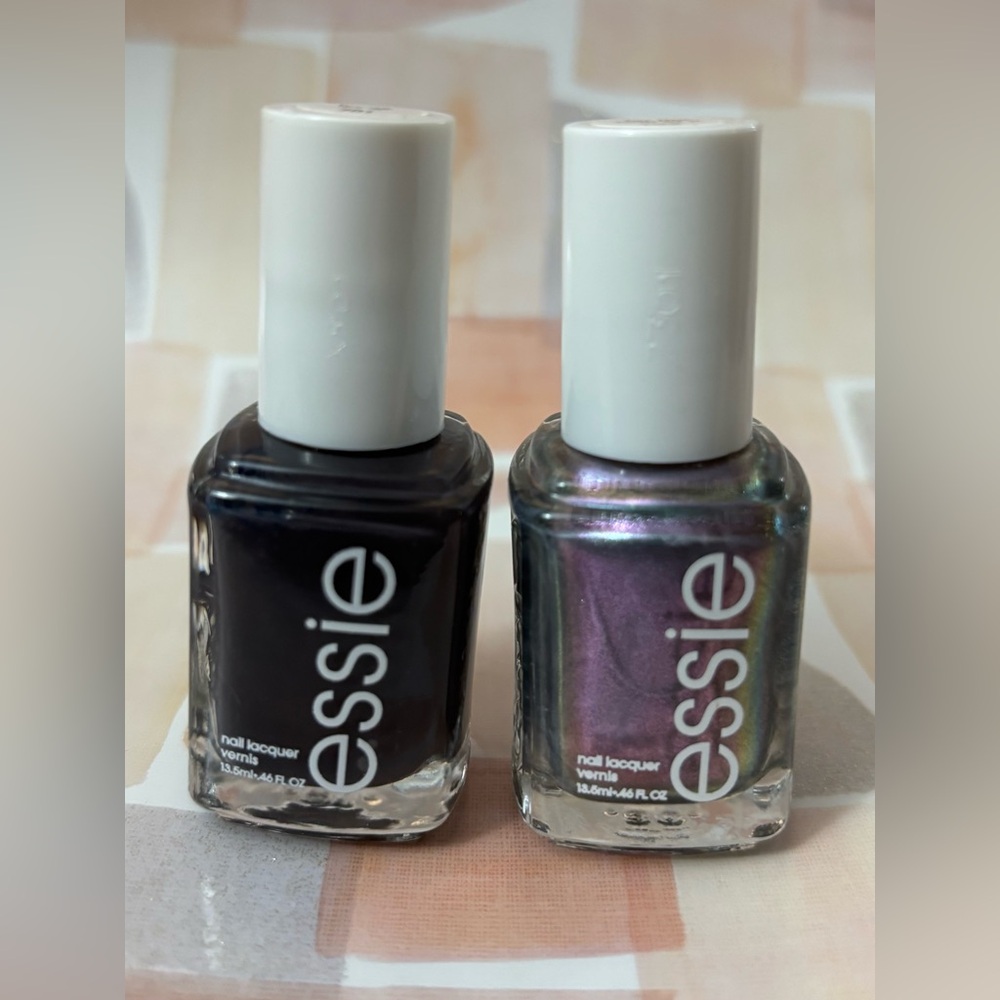 essie Women's Nail Lacquer Duo - Black & Iridescent Purple